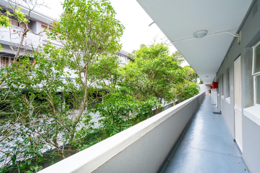 1 Bedroom Property for Sale in Three Anchor Bay Western Cape